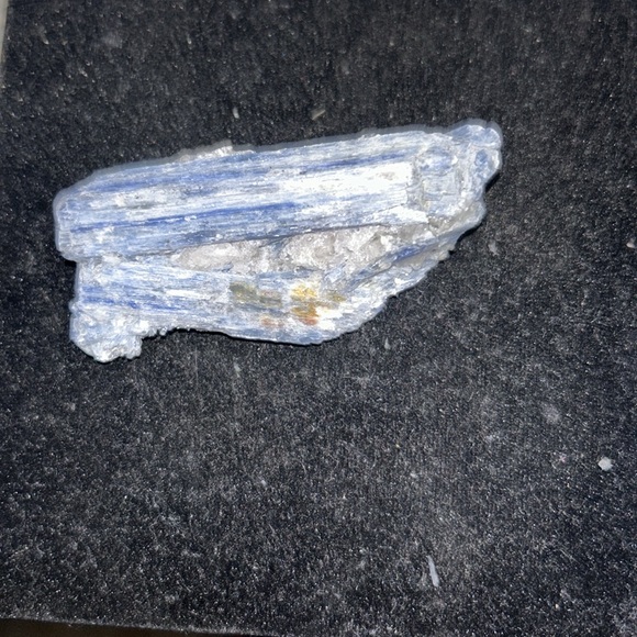 Kyanite - Picture 4 of 4